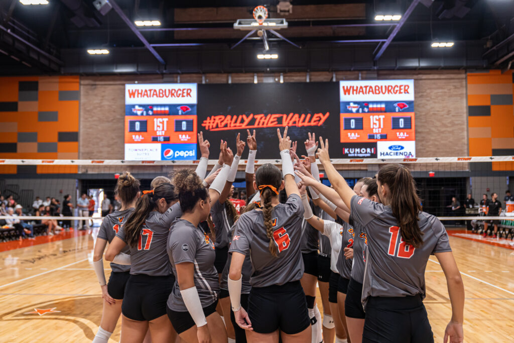 VAQUERO VOLLEYBALL SETS OFF TO CONFERENCE PLAY